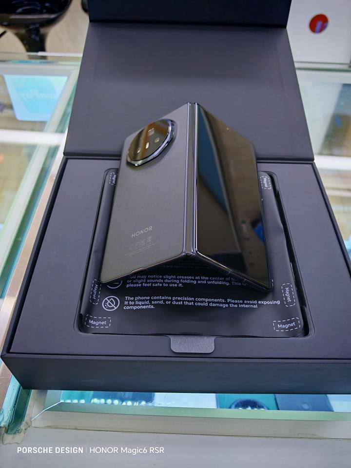 Honor Magic V3
