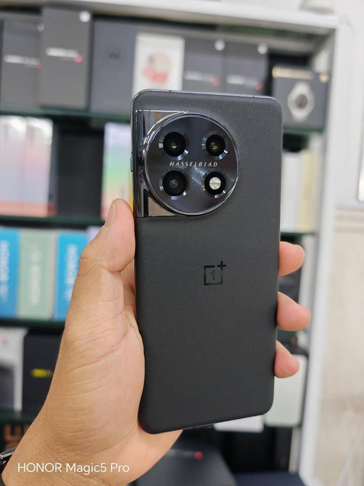OnePlus 11